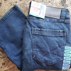 T. R. Axel Slim Boot Jeans